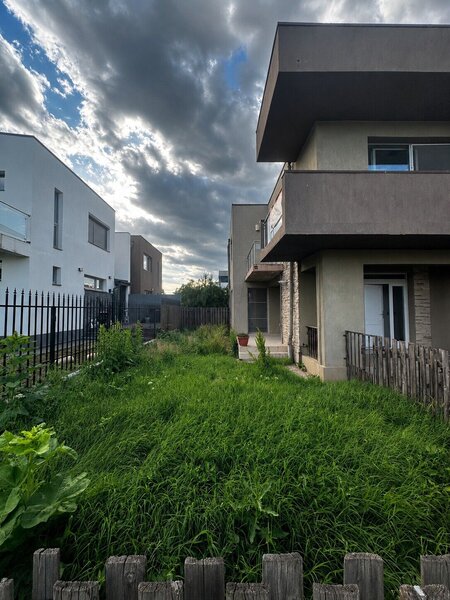 Tunari, vanzare vila.