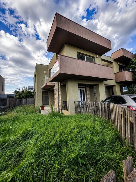 Tunari, vanzare vila.